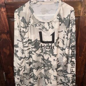 Huk Men's White & Gray Camo Long-Sleeve Performance Shirt